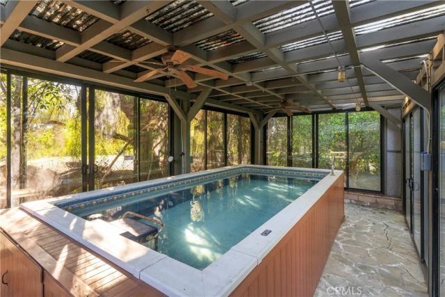 5653 Shirley Avenue, Tarzana, CA 91356