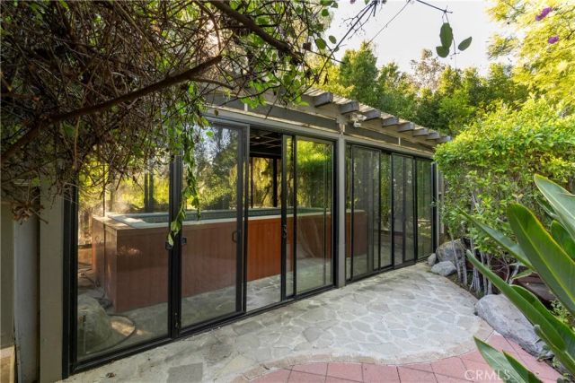 5653 Shirley Avenue, Tarzana, CA 91356