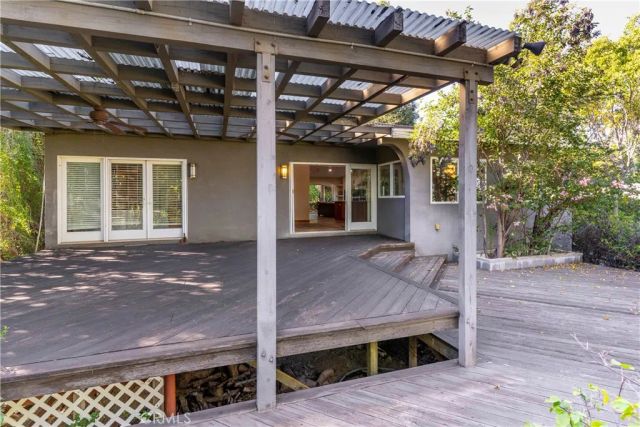 5653 Shirley Avenue, Tarzana, CA 91356