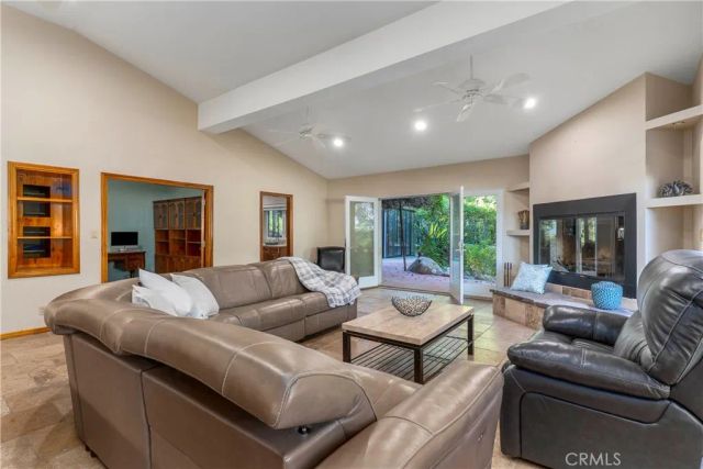 5653 Shirley Avenue, Tarzana, CA 91356