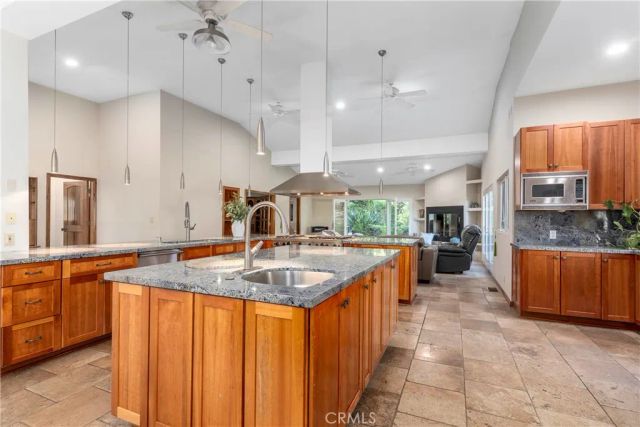 5653 Shirley Avenue, Tarzana, CA 91356