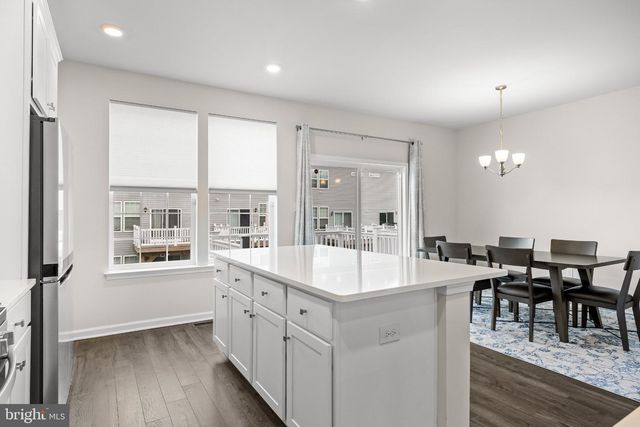 73 SISTERS FARMSTEAD RD, Mt Laurel, NJ 08054