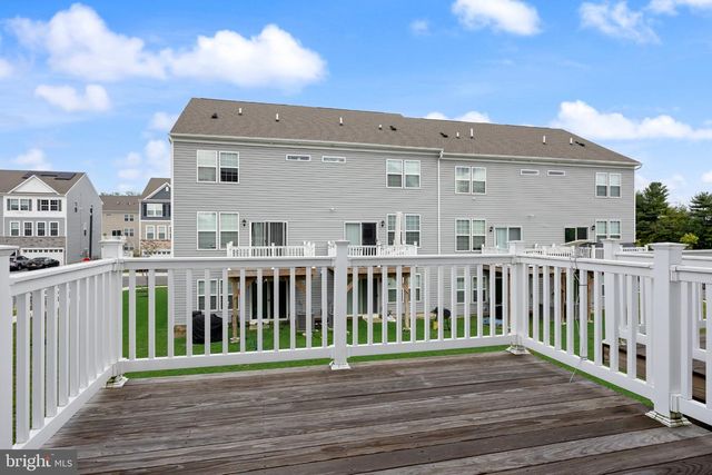 73 SISTERS FARMSTEAD RD, Mt Laurel, NJ 08054