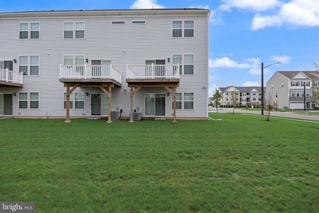 73 SISTERS FARMSTEAD RD, Mt Laurel, NJ 08054