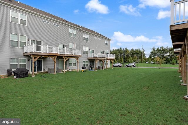 73 SISTERS FARMSTEAD RD, Mt Laurel, NJ 08054