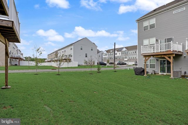 73 SISTERS FARMSTEAD RD, Mt Laurel, NJ 08054