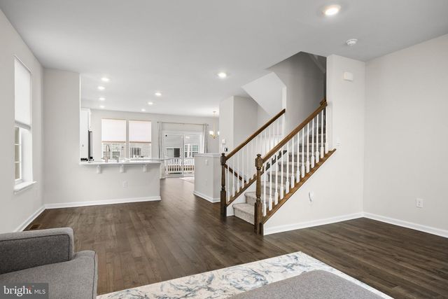 73 SISTERS FARMSTEAD RD, Mt Laurel, NJ 08054