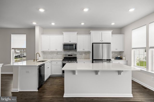 73 SISTERS FARMSTEAD RD, Mt Laurel, NJ 08054