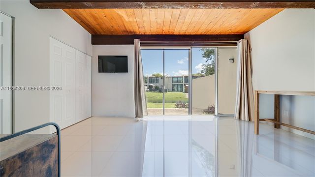 10462 SW 78th St, Miami, FL 33173