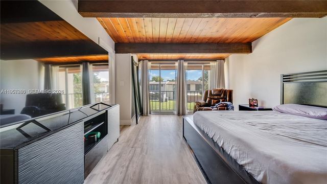 10462 SW 78th St, Miami, FL 33173