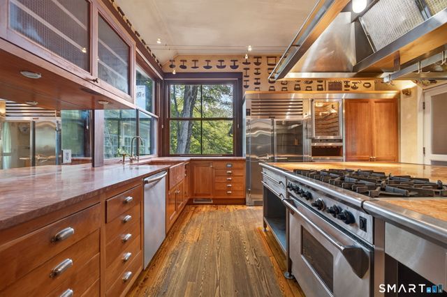 2 Rowland Road, Old Lyme, CT 06371