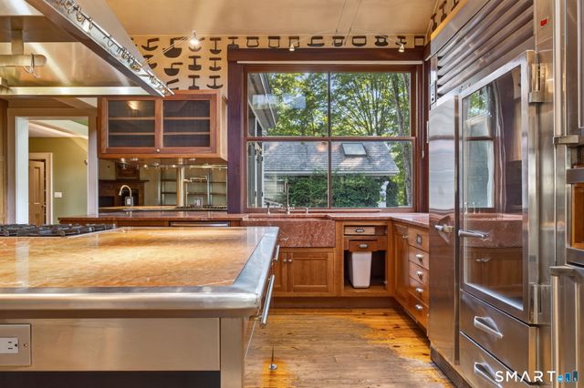 2 Rowland Road, Old Lyme, CT 06371