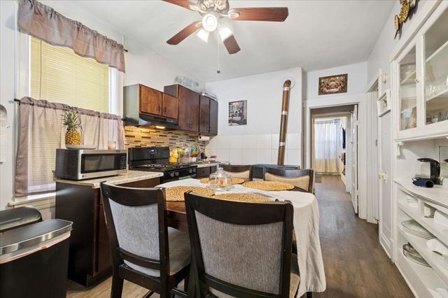 4435 S Campbell Avenue, Chicago, IL 60632