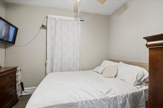 4435 S Campbell Avenue, Chicago, IL 60632