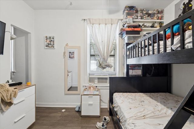 4435 S Campbell Avenue, Chicago, IL 60632