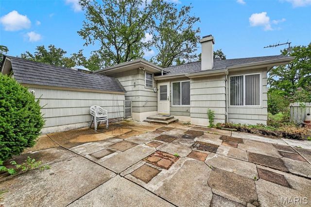 1472 Grant Road, Webster Groves, MO 63119