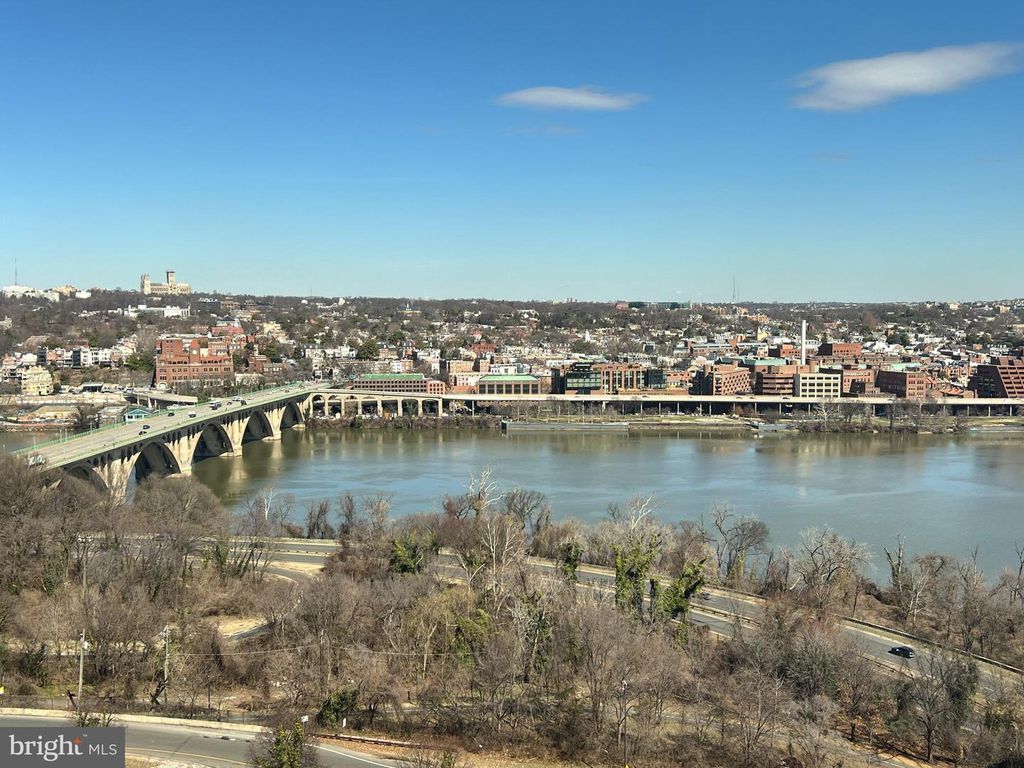 Image 1 of property listing at 1111 19TH ST N #2110, Arlington, VA 22209