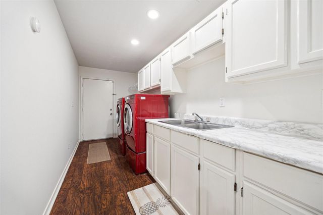 3702 Chanterway Street, Bacliff, TX 77518