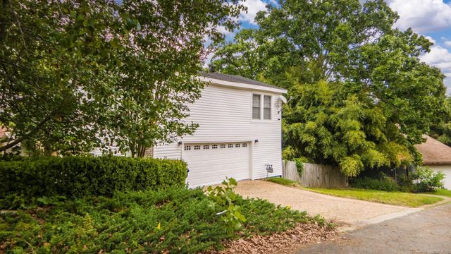 2 Idlewood Place, Maumelle, AR 72113