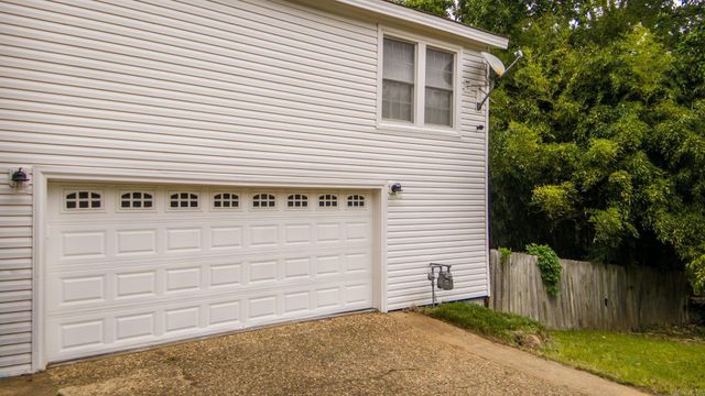 2 Idlewood Place, Maumelle, AR 72113