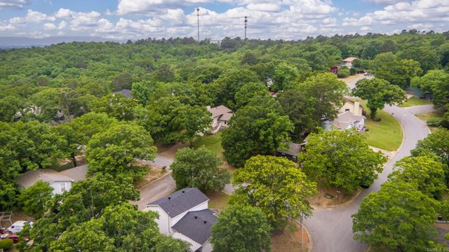 2 Idlewood Place, Maumelle, AR 72113