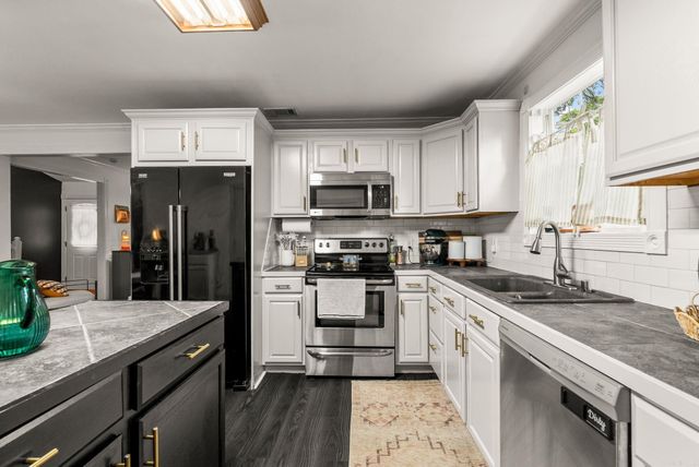 2 Idlewood Place, Maumelle, AR 72113