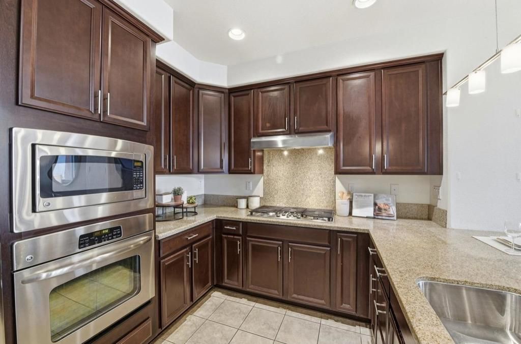 Image 11 of property listing at 1053 El Capitan Terrace, Sunnyvale, CA 94085