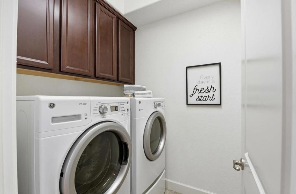 Image 33 of property listing at 1053 El Capitan Terrace, Sunnyvale, CA 94085