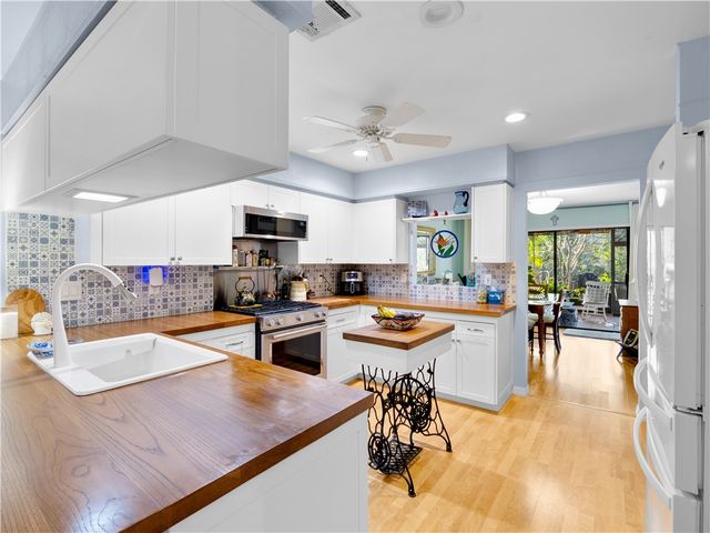 2305 Parkside Place 2305, Indian Harbour Beach, FL 32937