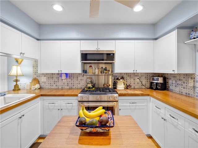 2305 Parkside Place 2305, Indian Harbour Beach, FL 32937