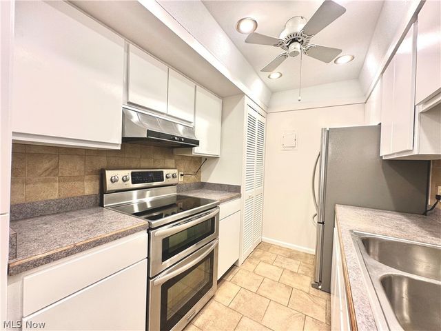 42 Gloucester Court 3A, Akron, OH 44313