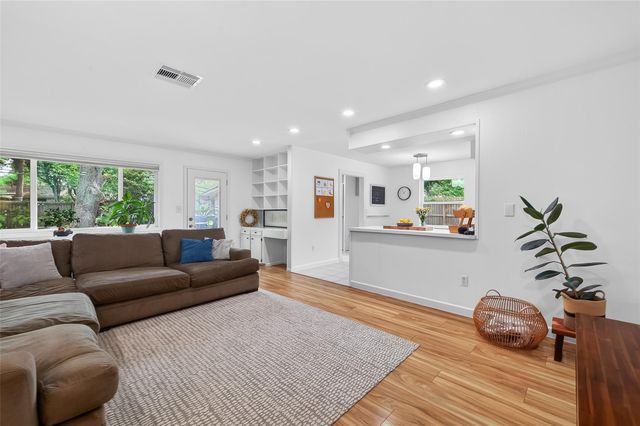 5715 Claridge Drive, Houston, TX 77096