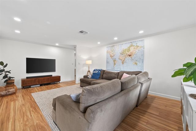 5715 Claridge Drive, Houston, TX 77096