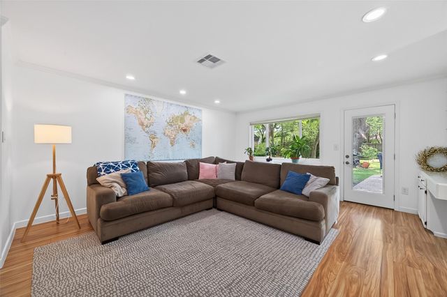 5715 Claridge Drive, Houston, TX 77096