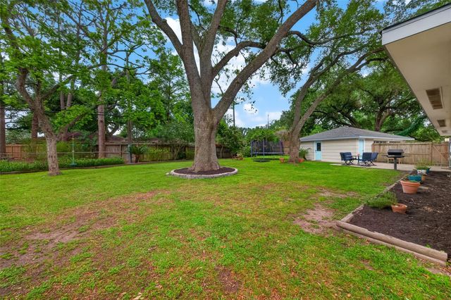 5715 Claridge Drive, Houston, TX 77096