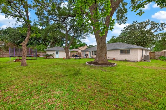 5715 Claridge Drive, Houston, TX 77096