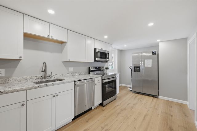 81 Bay View Drive, Shrewsbury, MA 01545