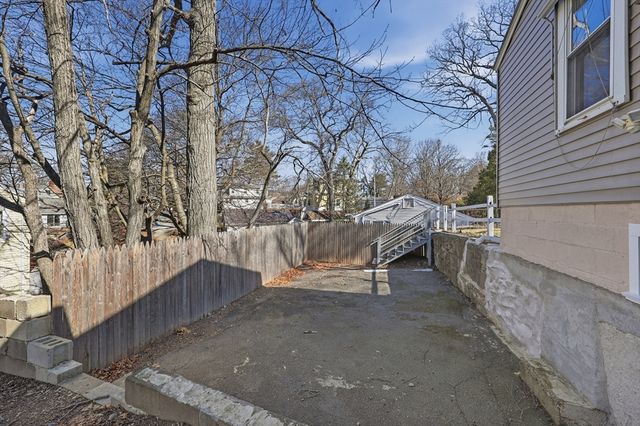 81 Bay View Drive, Shrewsbury, MA 01545