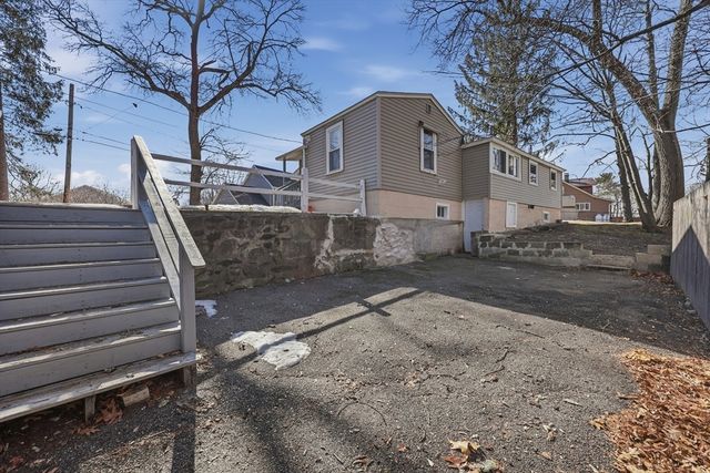 81 Bay View Drive, Shrewsbury, MA 01545