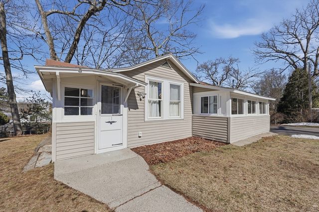 81 Bay View Drive, Shrewsbury, MA 01545