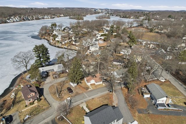 81 Bay View Drive, Shrewsbury, MA 01545