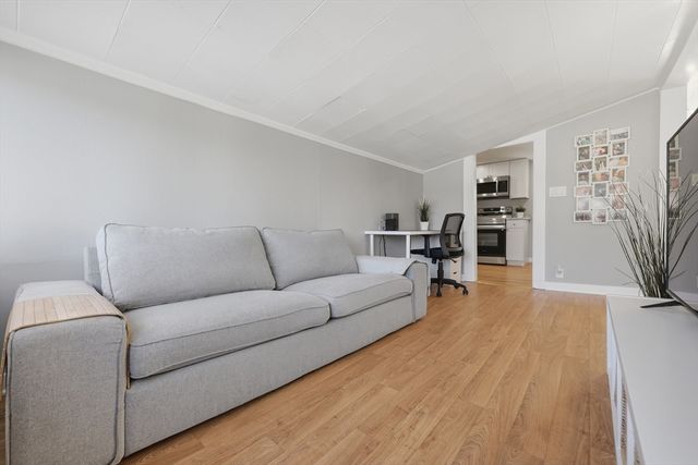 81 Bay View Drive, Shrewsbury, MA 01545