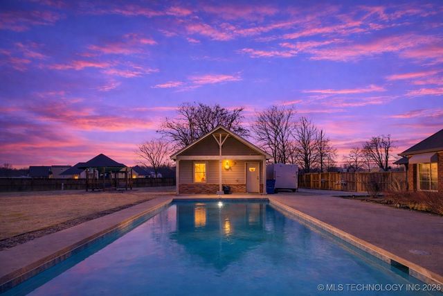 24754 E 143rd Street S, Coweta, OK 74429