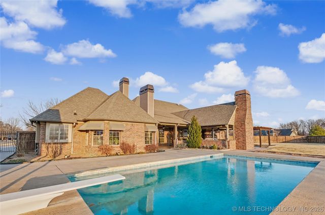 24754 E 143rd Street S, Coweta, OK 74429