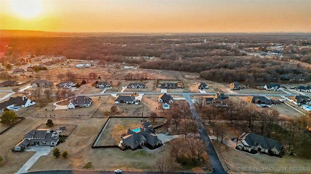 24754 E 143rd Street S, Coweta, OK 74429