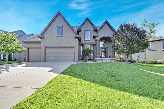 5012 W 163RD Street, Overland Park, KS 66085