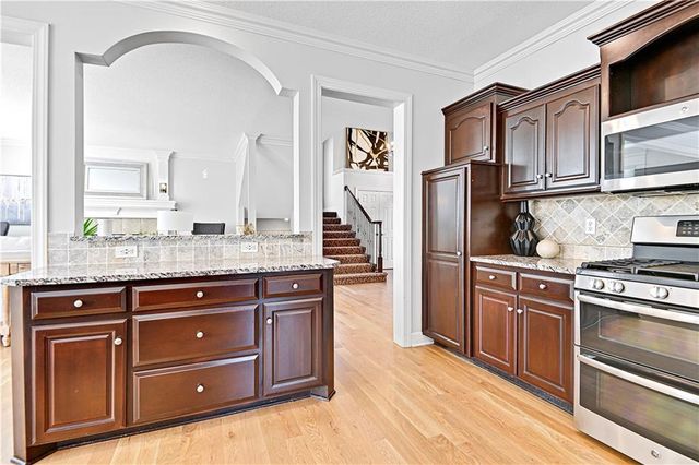 5012 W 163RD Street, Overland Park, KS 66085