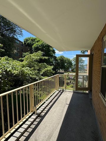 145 Pinckney 335, Boston, MA 02114