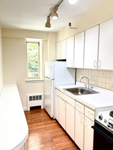 145 Pinckney 335, Boston, MA 02114