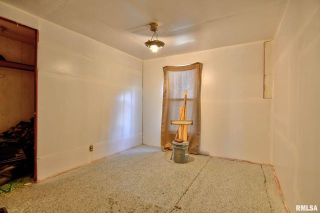 101 OAK Street, Moweaqua, IL 62550